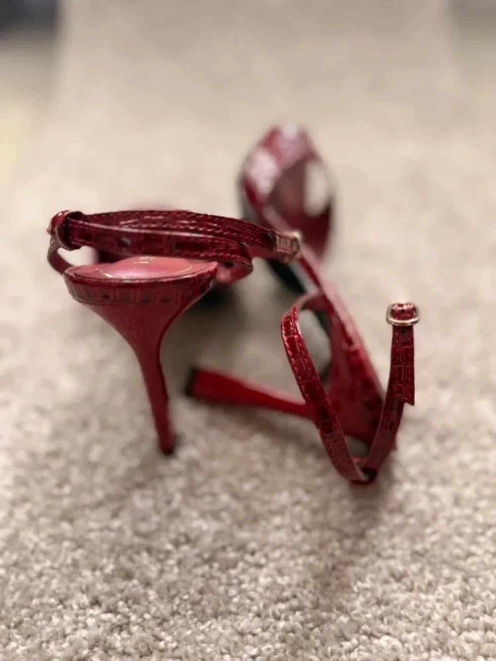 Fashion Nova Burgundy Croc Pointed Toe Ankle Strap Heels Size 8.5 New